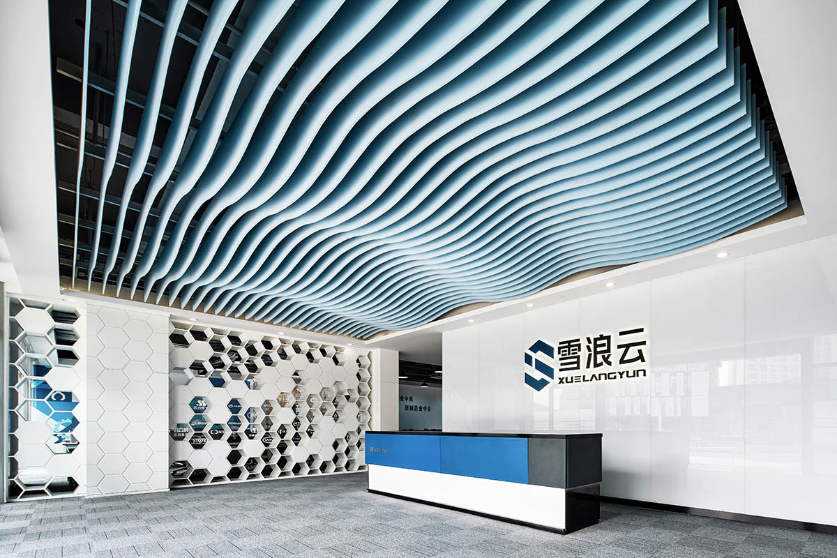 雪浪云科技公司現代極簡風辦公室裝修設計案例(圖2)