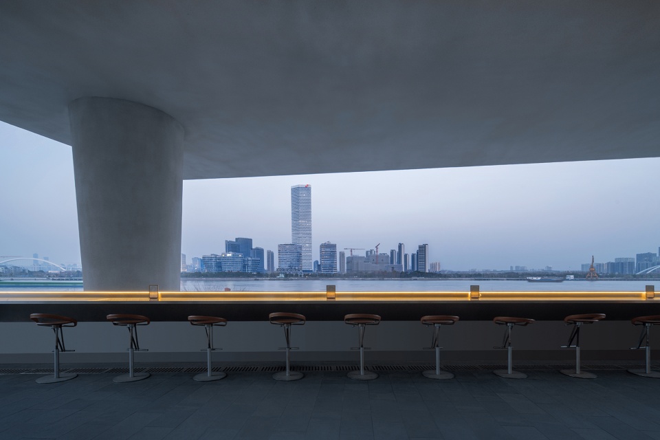 鄭州餐廳設(shè)計公司西岸美術(shù)館餐廳裝修案例(圖4)