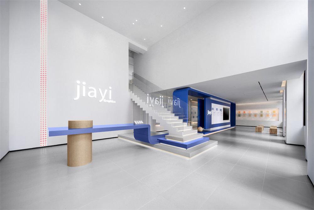 現(xiàn)代極簡風JIAYI柔版企業(yè)展廳裝修設(shè)計方案(圖2)