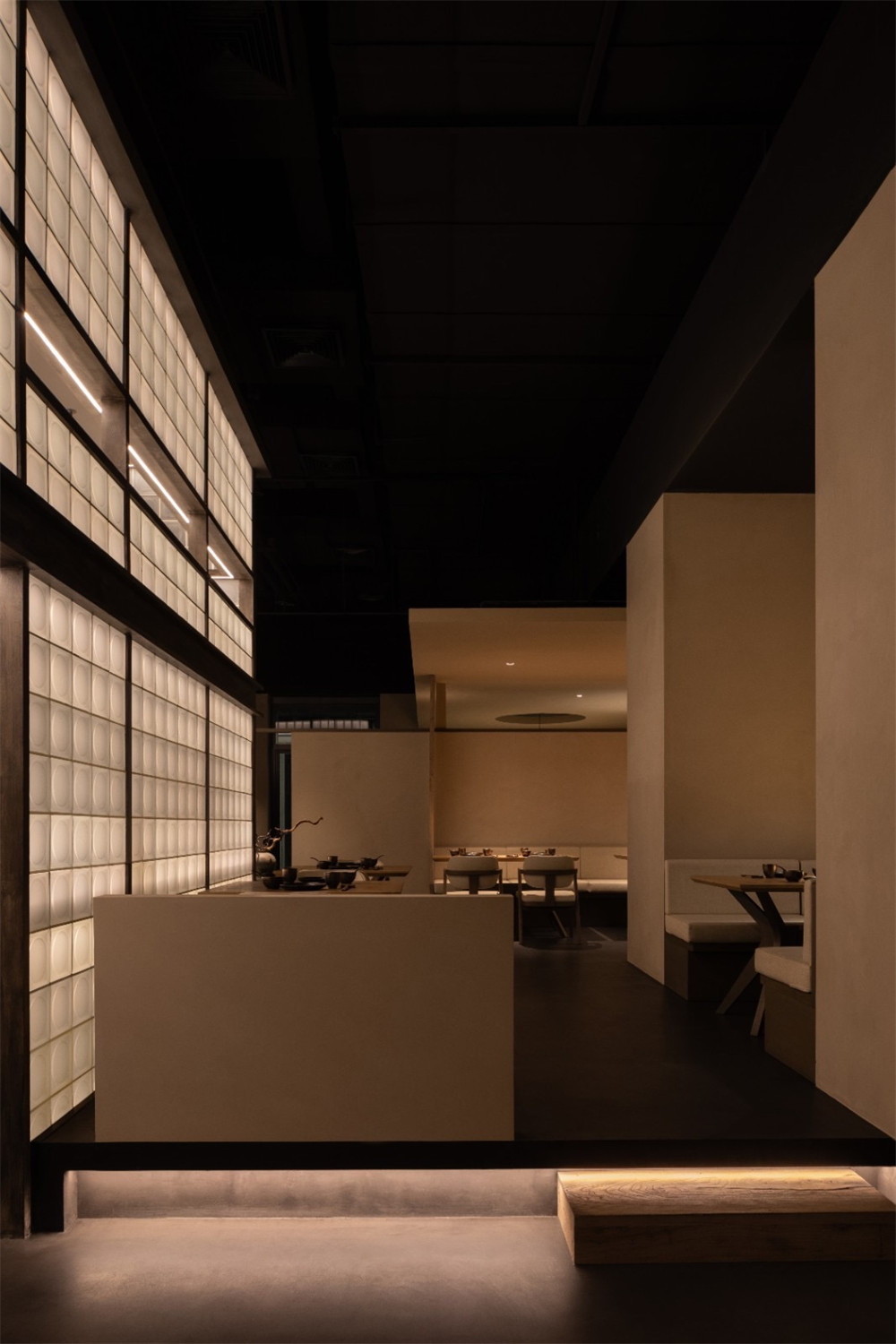 傳統(tǒng)園林融合現(xiàn)代美學(xué)  眉舍川菜餐廳裝修設(shè)計(jì)(圖8)