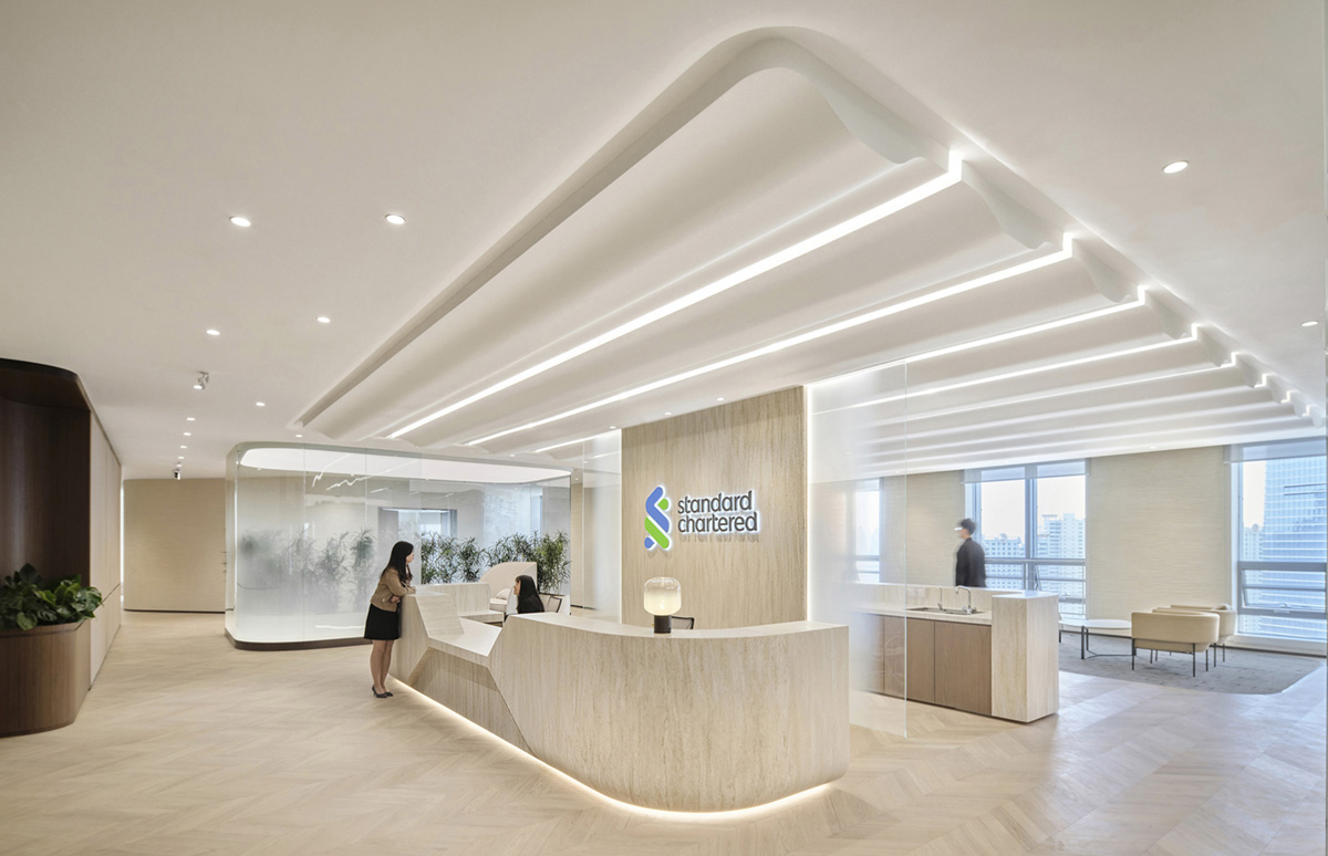 多元、包容的渣打銀行上?？偛哭k公室裝修設(shè)計(jì)(圖2)