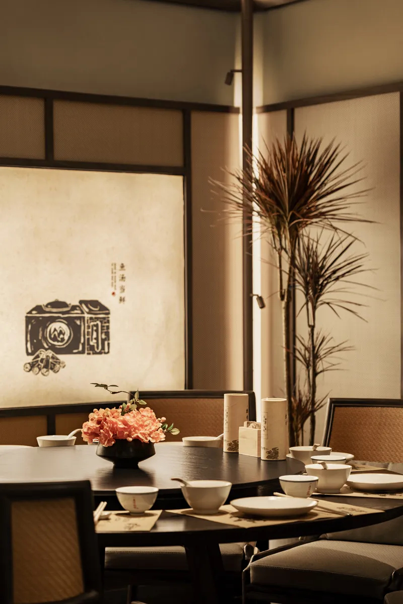 山野特色   朝溪湘伴·魚湯泡飯湘菜餐廳裝修設(shè)計(jì)(圖8)