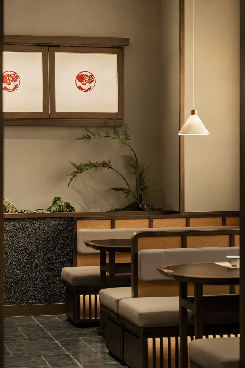山野特色   朝溪湘伴·魚湯泡飯湘菜餐廳裝修設(shè)計(jì)(圖9)