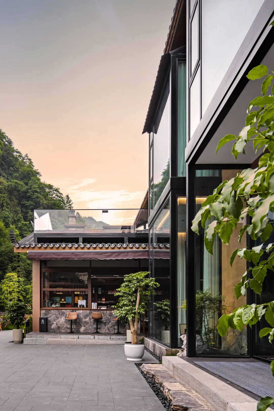 東方美學(xué)  五峰如院庭院餐廳裝修設(shè)計(jì)(圖2)